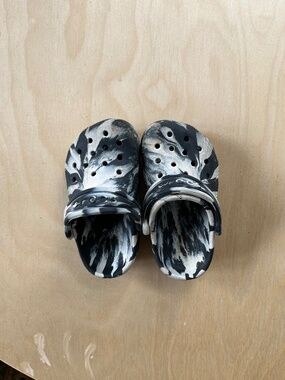 Baby/Toddler Crocs, black and white marble